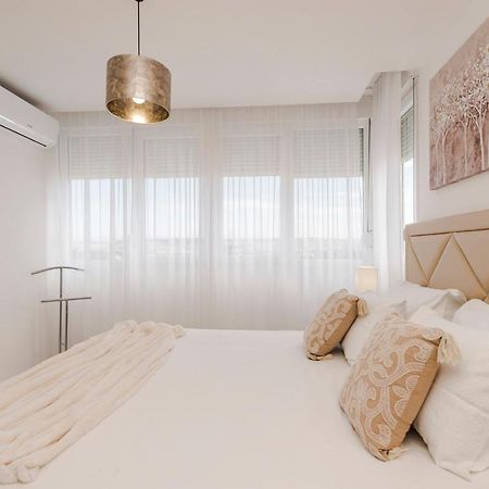 Urban Luxury Apartment Zara Esterno foto