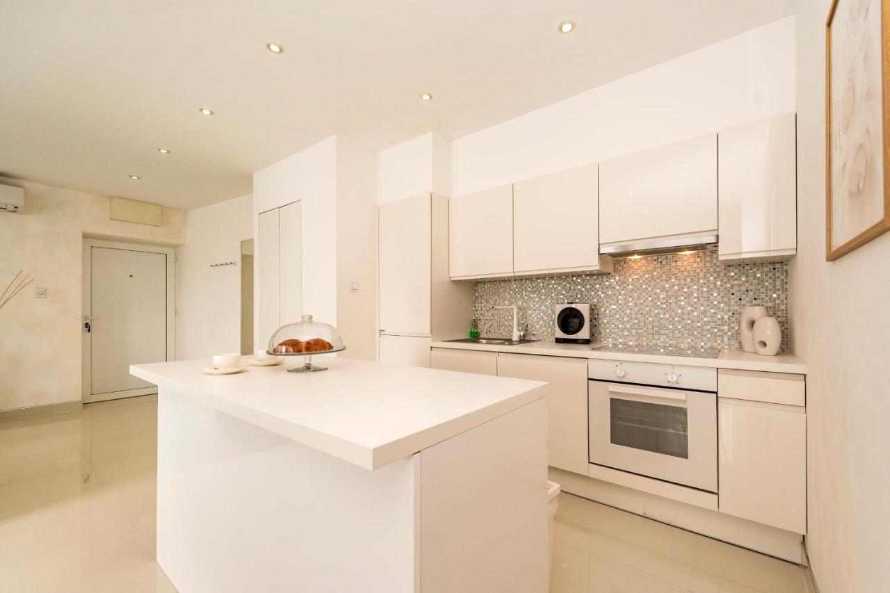Urban Luxury Apartment Zara Esterno foto