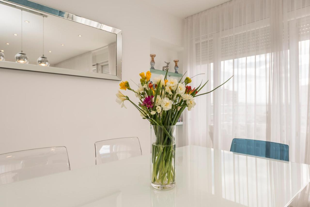 Urban Luxury Apartment Zara Esterno foto